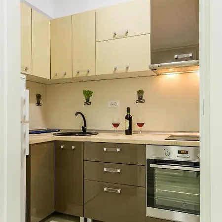 Dristor Day Studio Apartment *
