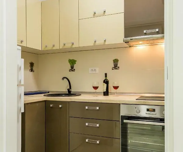 Dristor Day Studio Apartment *