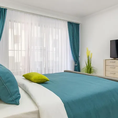 Dristor Day Studio Apartament *